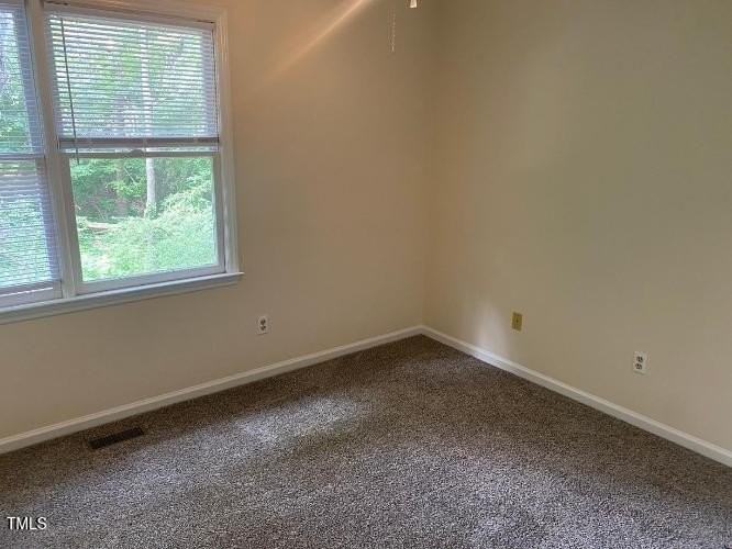 553 Darby Glen Ln - Photo 4 of 9