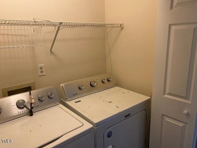553 Darby Glen Ln - Photo 7 of 9