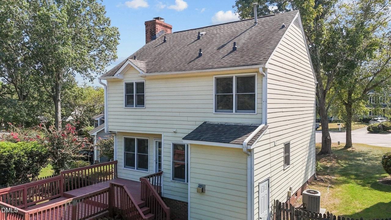 4309 Warfield Pl - Photo 6 of 43
