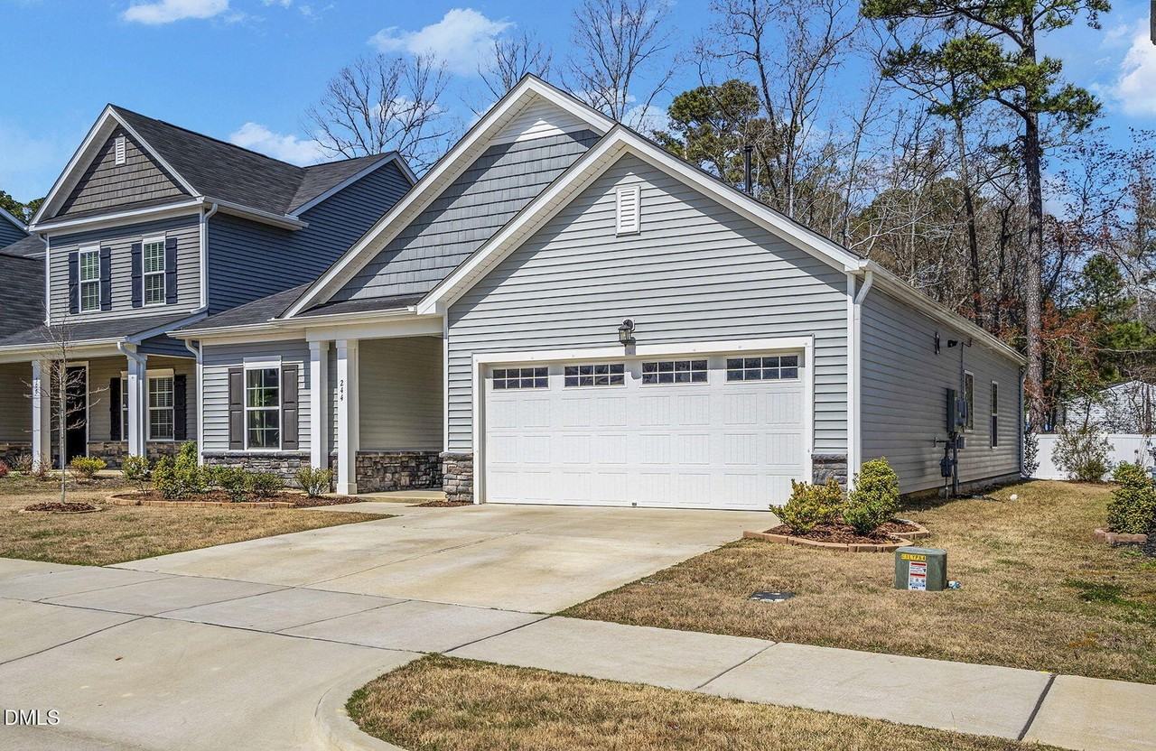 244 Chateau Way - Photo 3 of 18