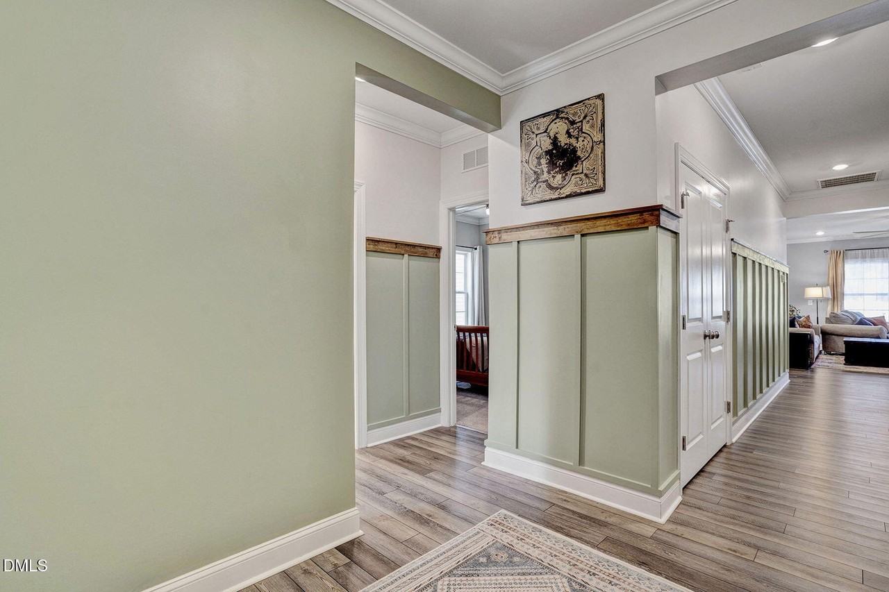 244 Chateau Way - Photo 5 of 18