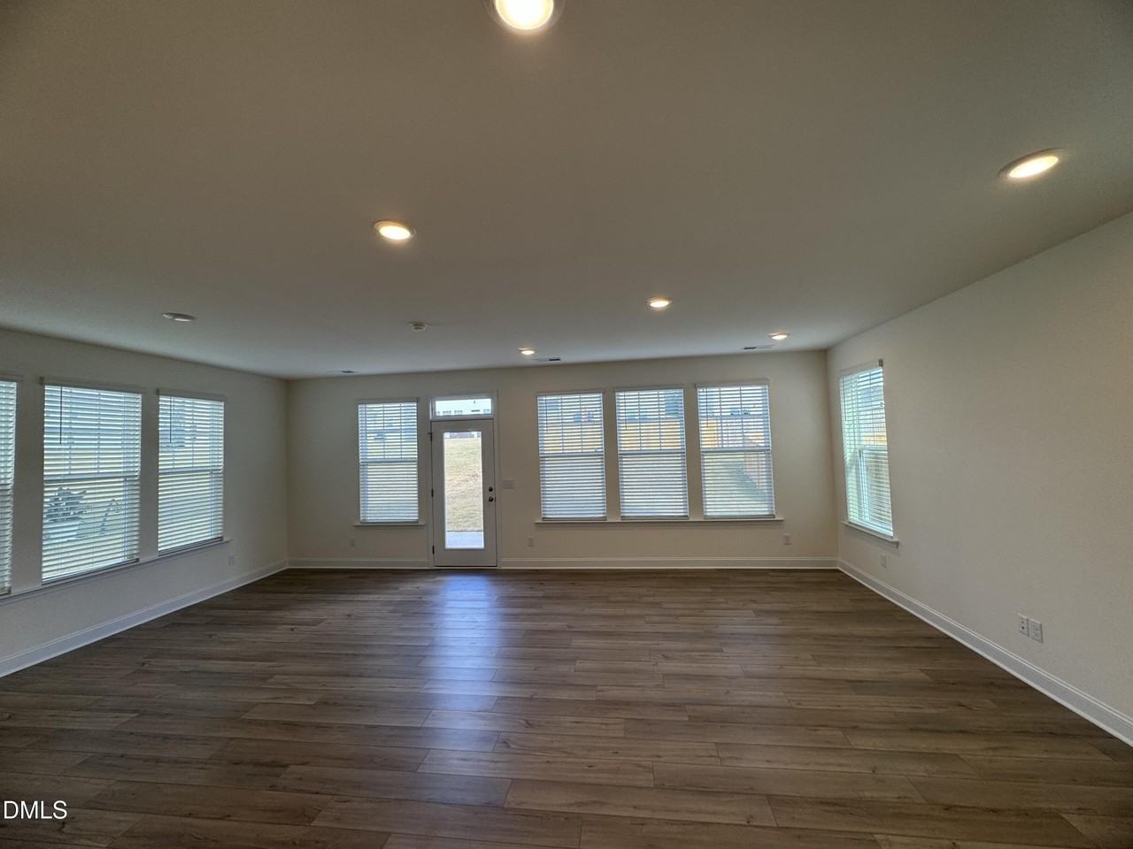 37 Bluebell St - Photo 4 of 21