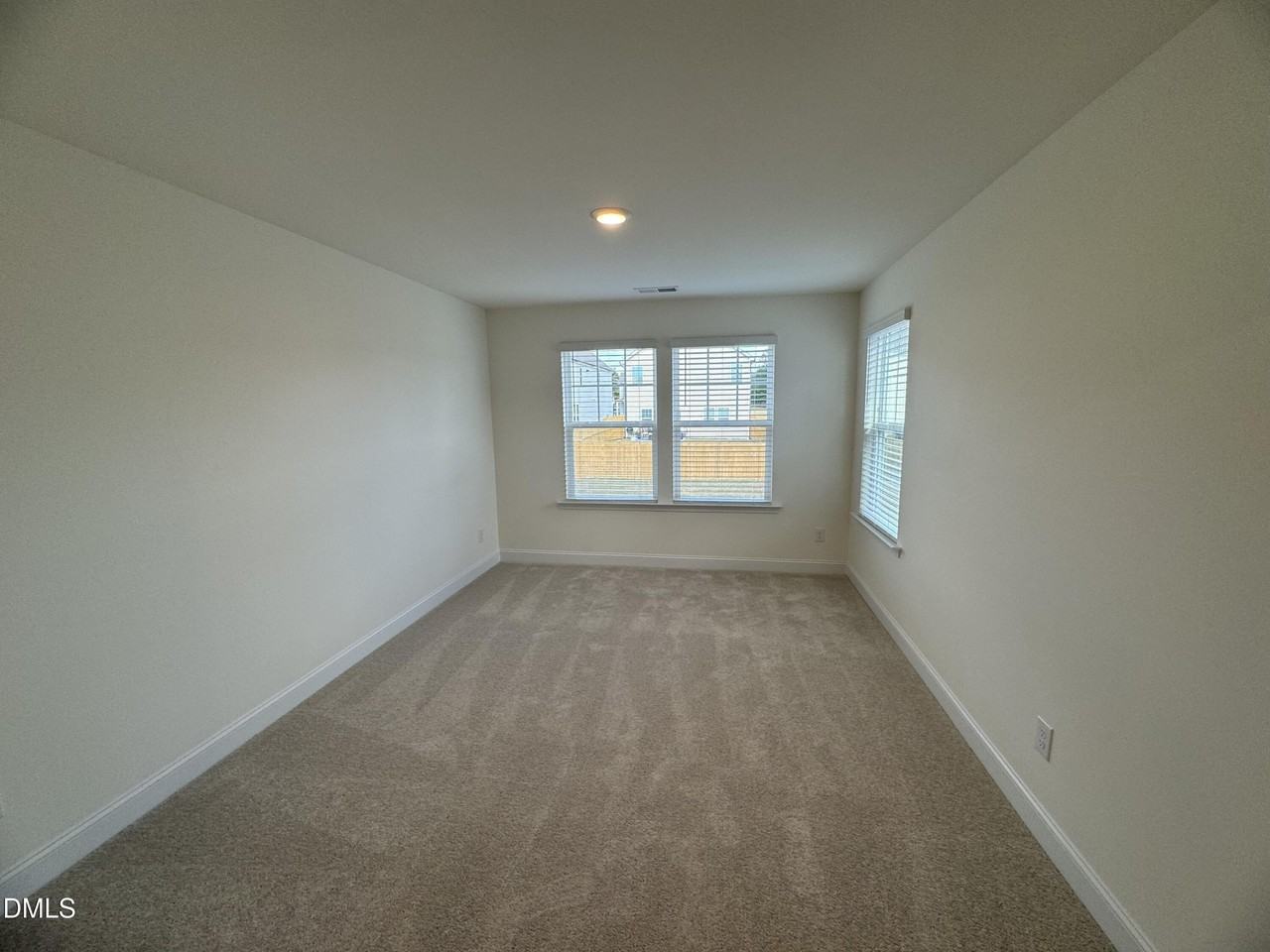 37 Bluebell St - Photo 7 of 21