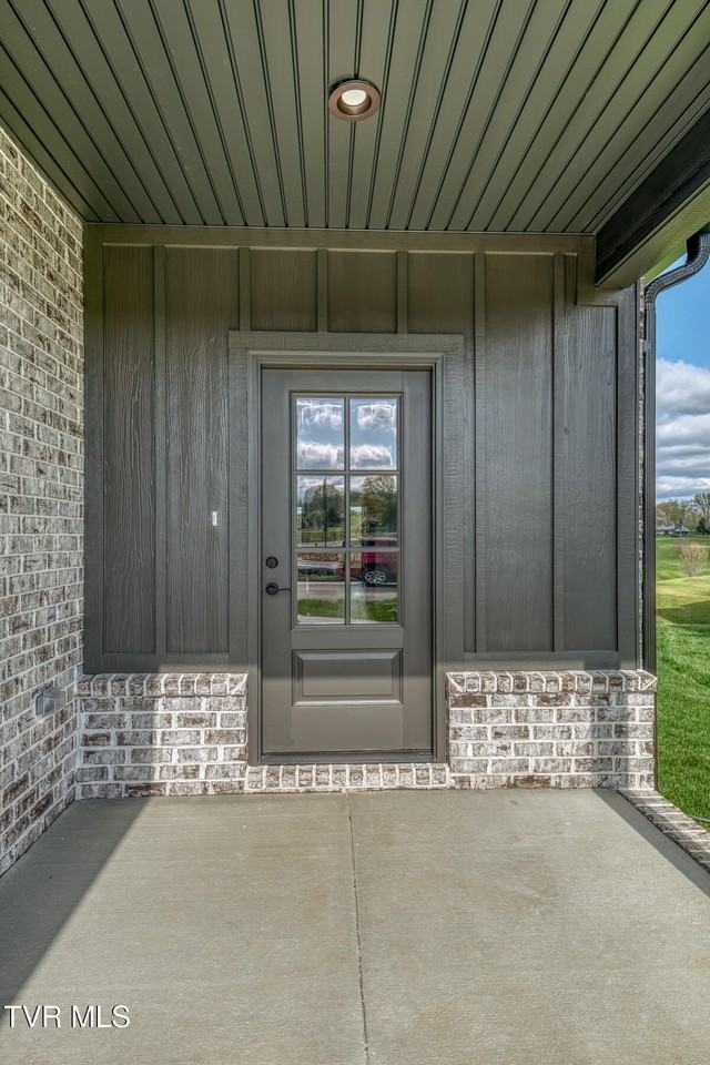 313 Monroe Dr - Photo 4 of 38