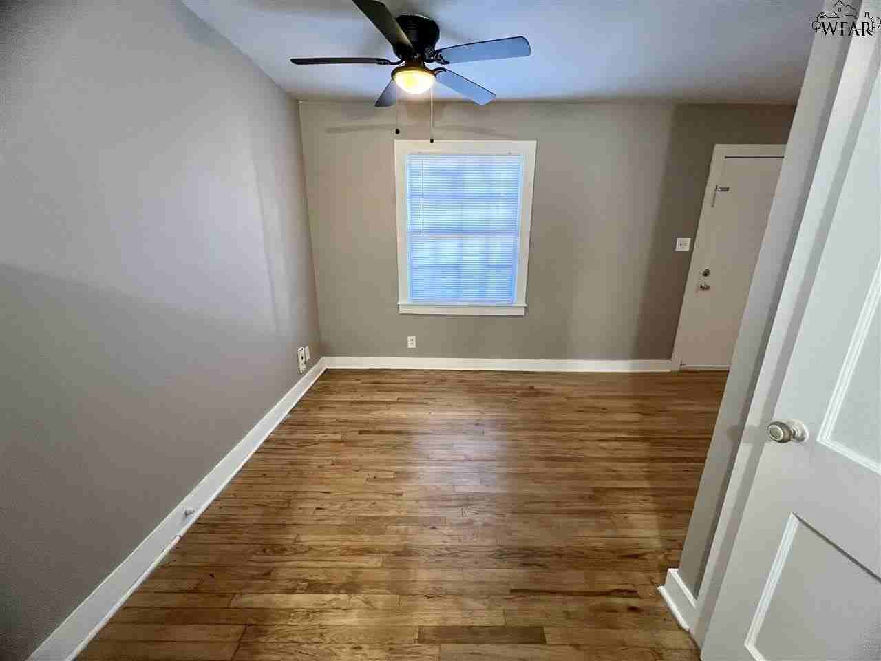2181 Avenue K - Photo 4 of 10