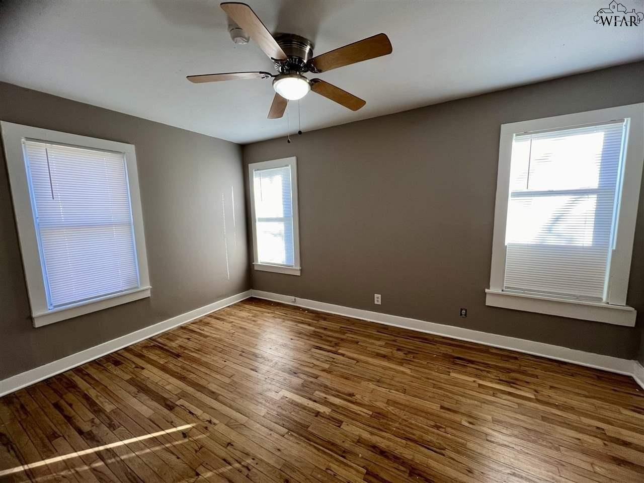 2181 Avenue K - Photo 7 of 10