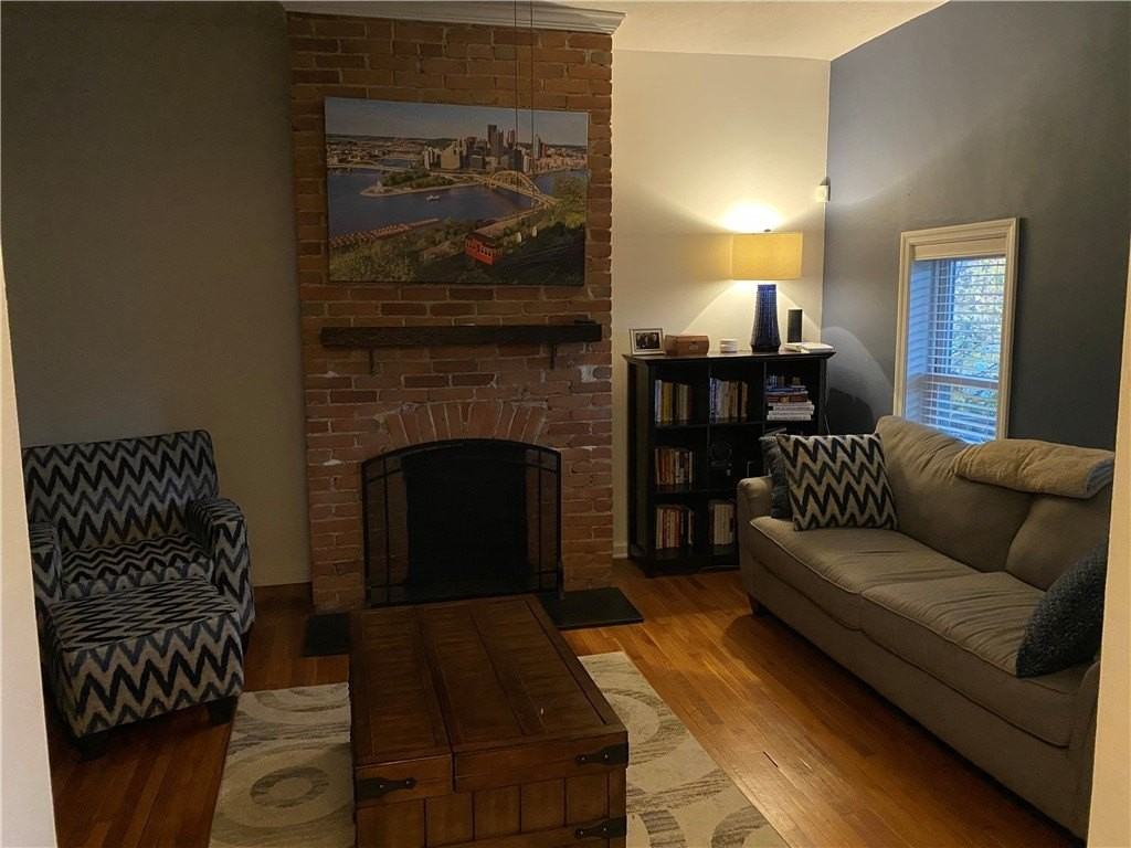 221 Ulysses St - Photo 5 of 14