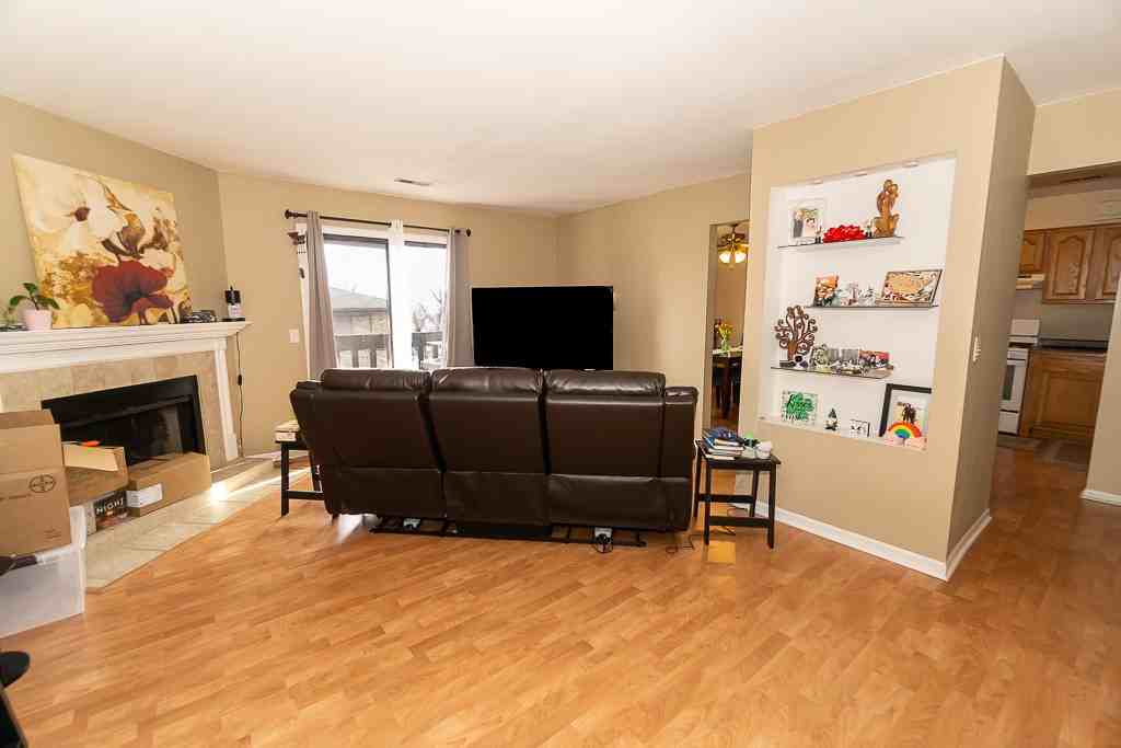 381 S Collins St ##B - Photo 3 of 16