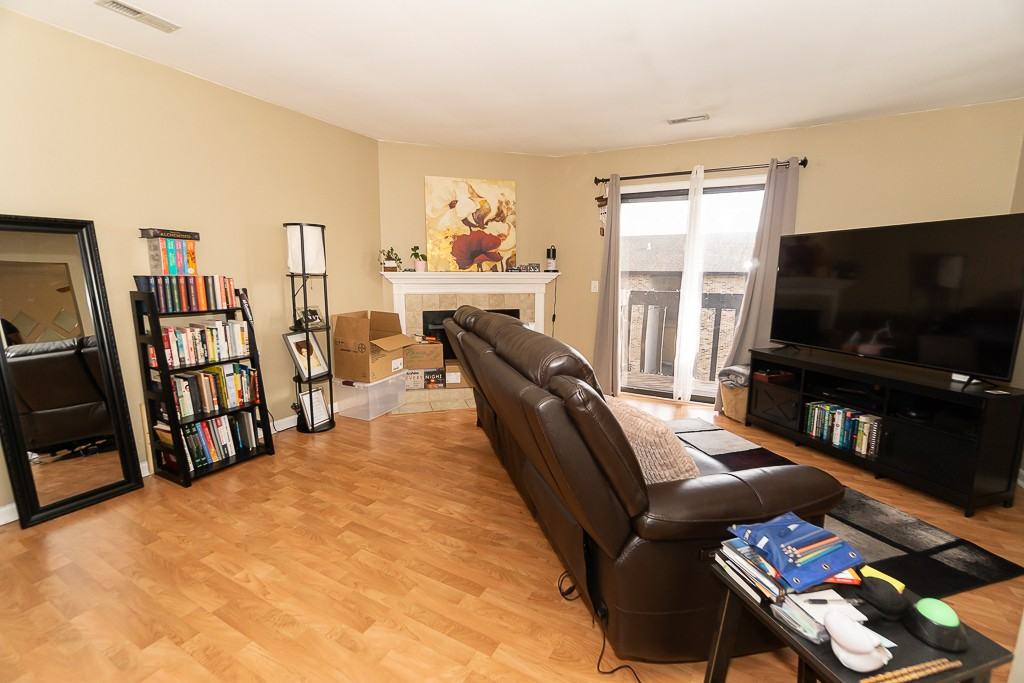 381 S Collins St ##B - Photo 4 of 16
