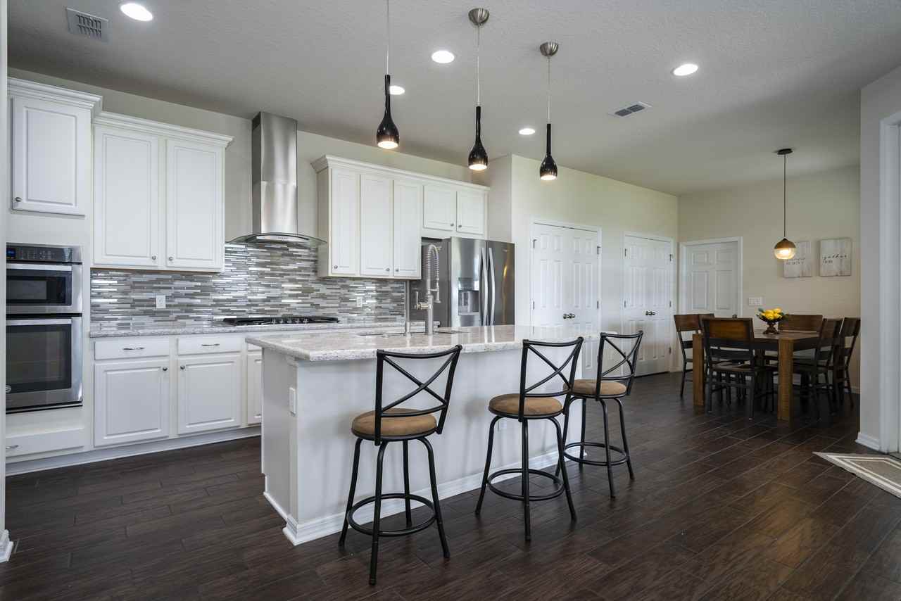 8100 Summerlake Groves St #1 - Photo 5 of 40