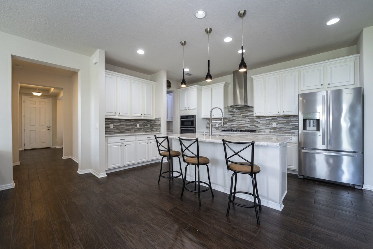 8100 Summerlake Groves St #1 - Photo 6 of 40