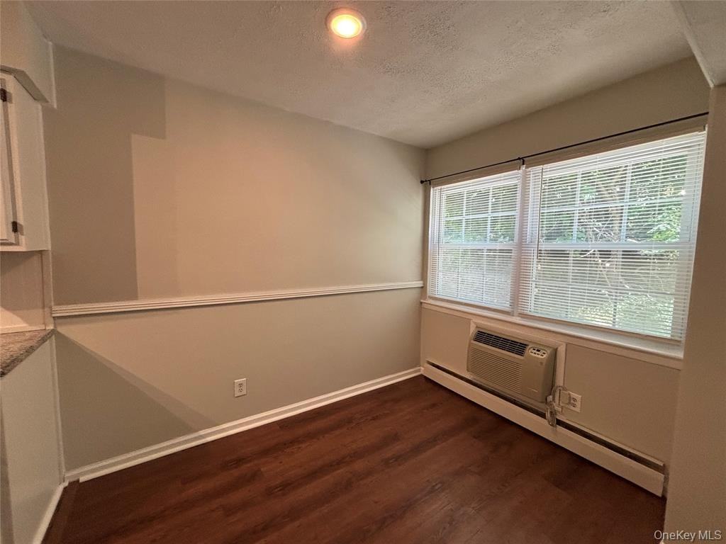6 Colonial Rd - Photo 4 of 13