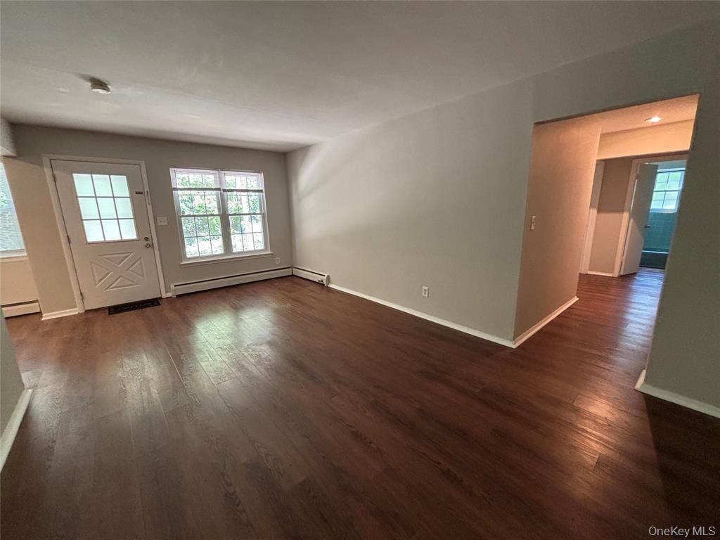 6 Colonial Rd - Photo 5 of 13