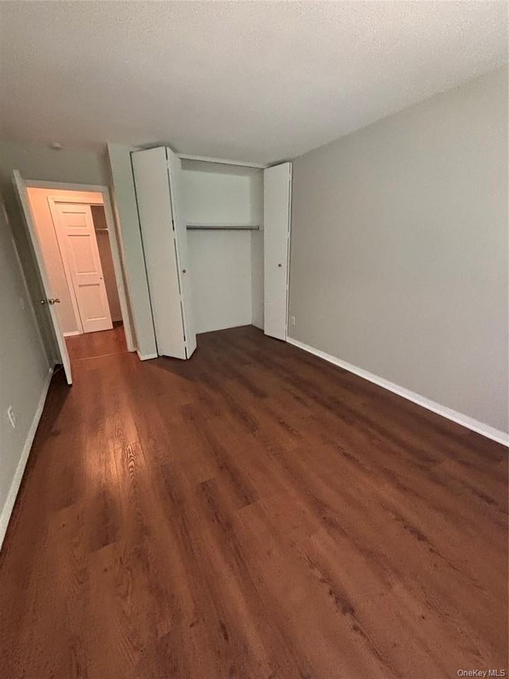 6 Colonial Rd - Photo 6 of 13