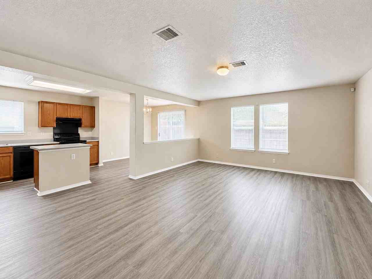 5526 Spring Walk - Photo 5 of 20