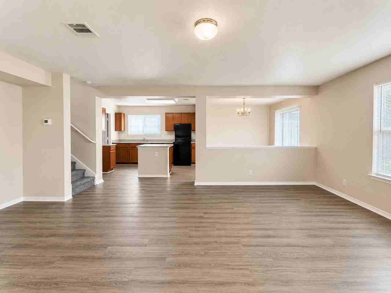 5526 Spring Walk - Photo 6 of 20
