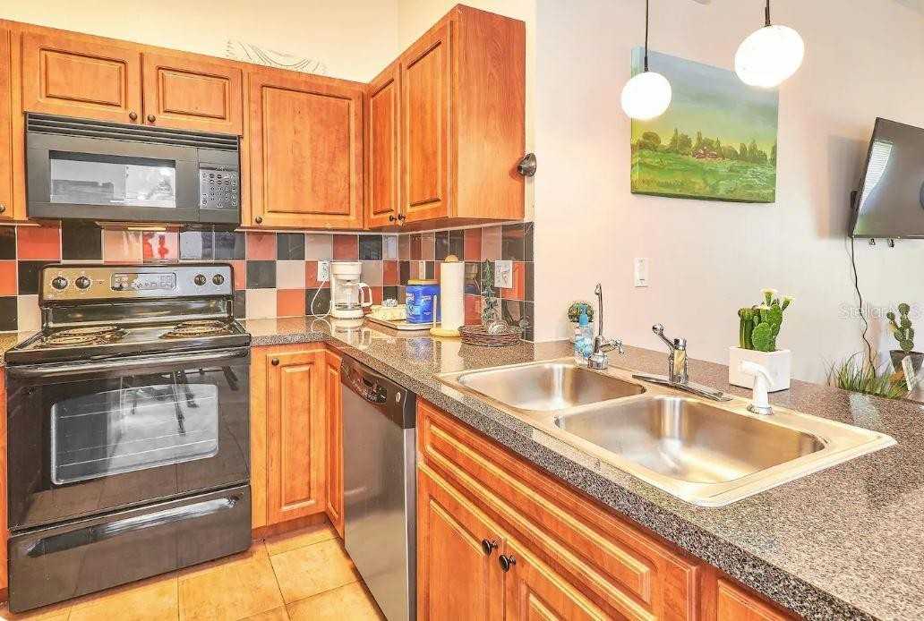800 E Baker St - Photo 4 of 23