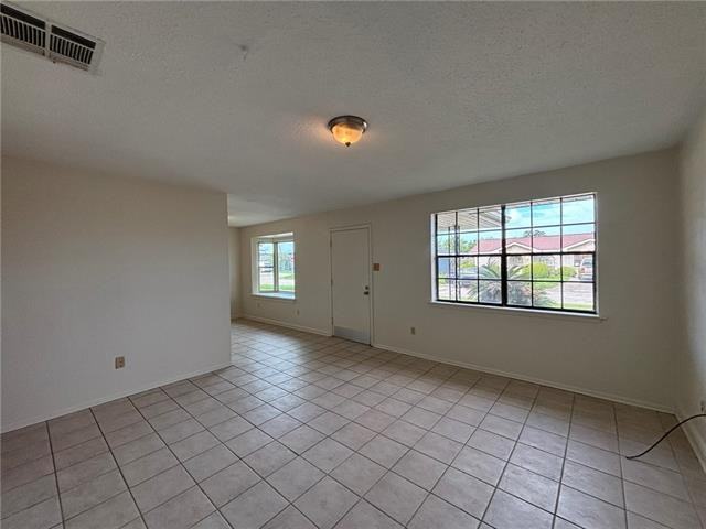 1145 Warren Dr - Photo 2 of 21