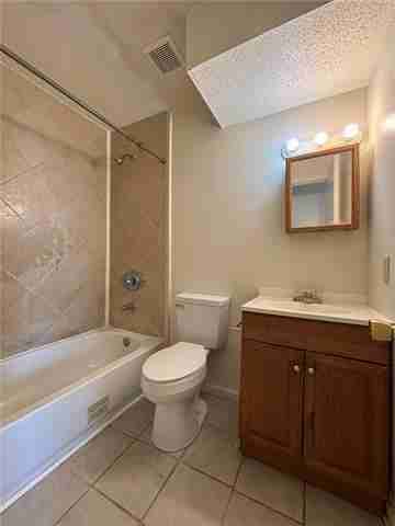 1145 Warren Dr - Photo 4 of 21