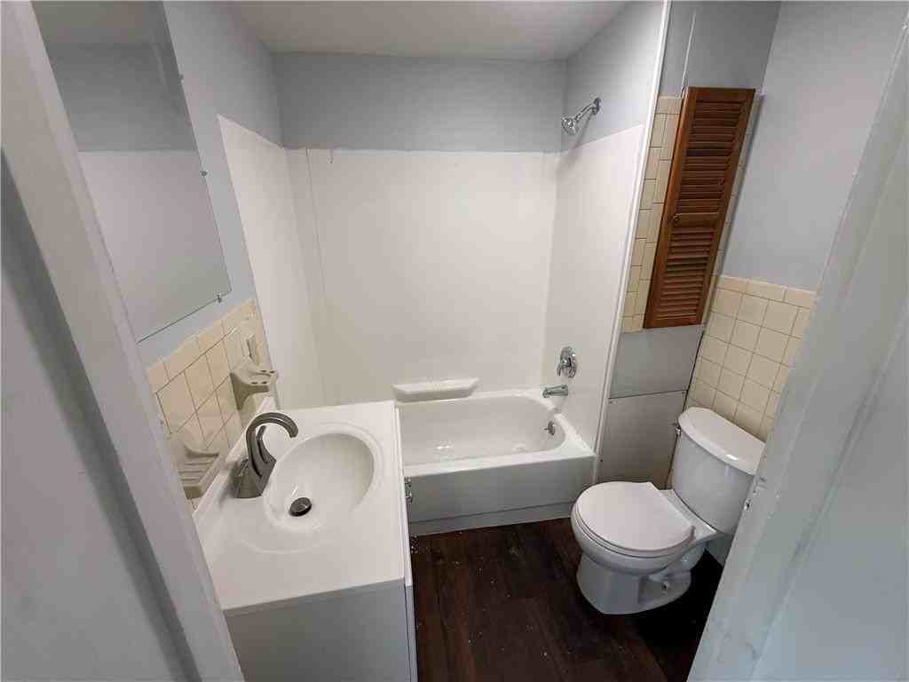 901 Hayes St ##4 - Photo 4 of 8