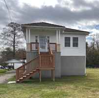 featured image of 989 Jean Lafitte Blvd