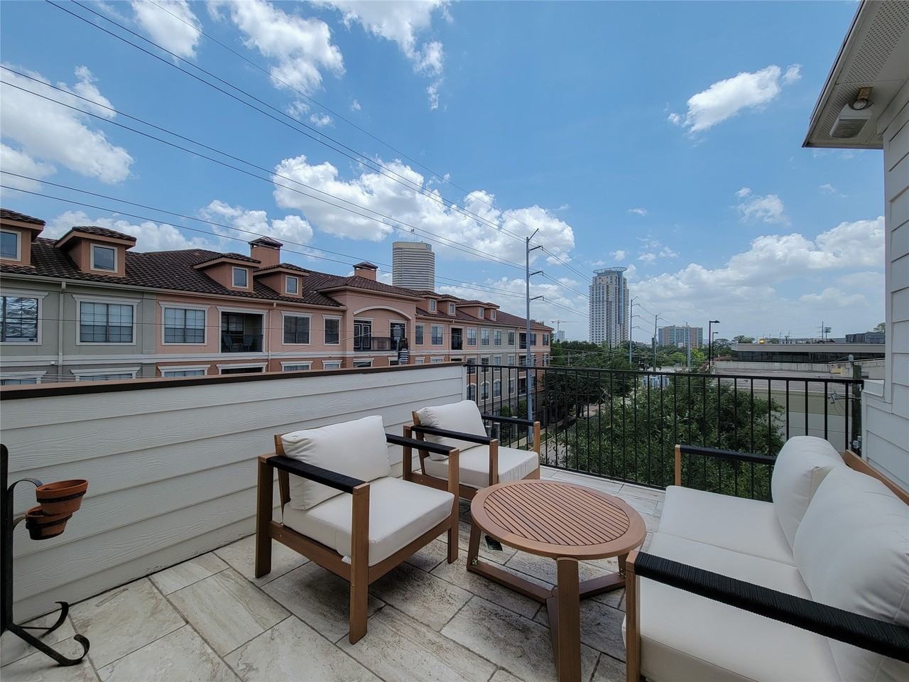 403 Jackson Hill St - Photo 2 of 42