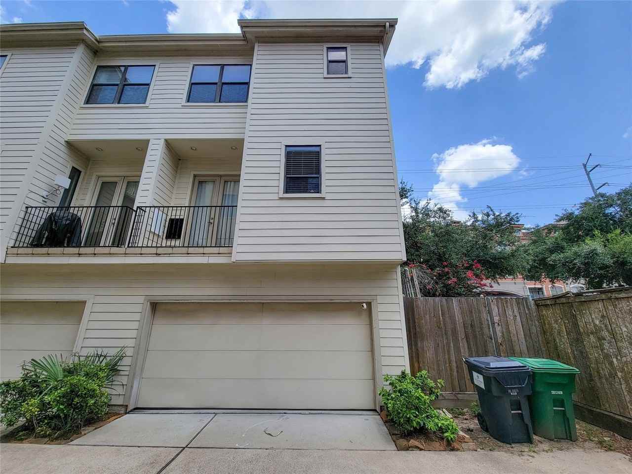 403 Jackson Hill St - Photo 3 of 42