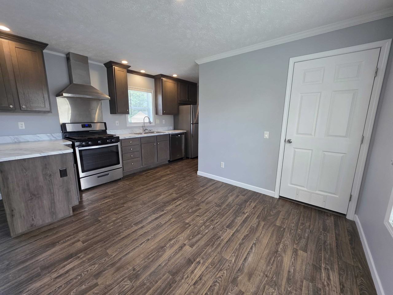 3610 Pinoak St #712 - Photo 4 of 23