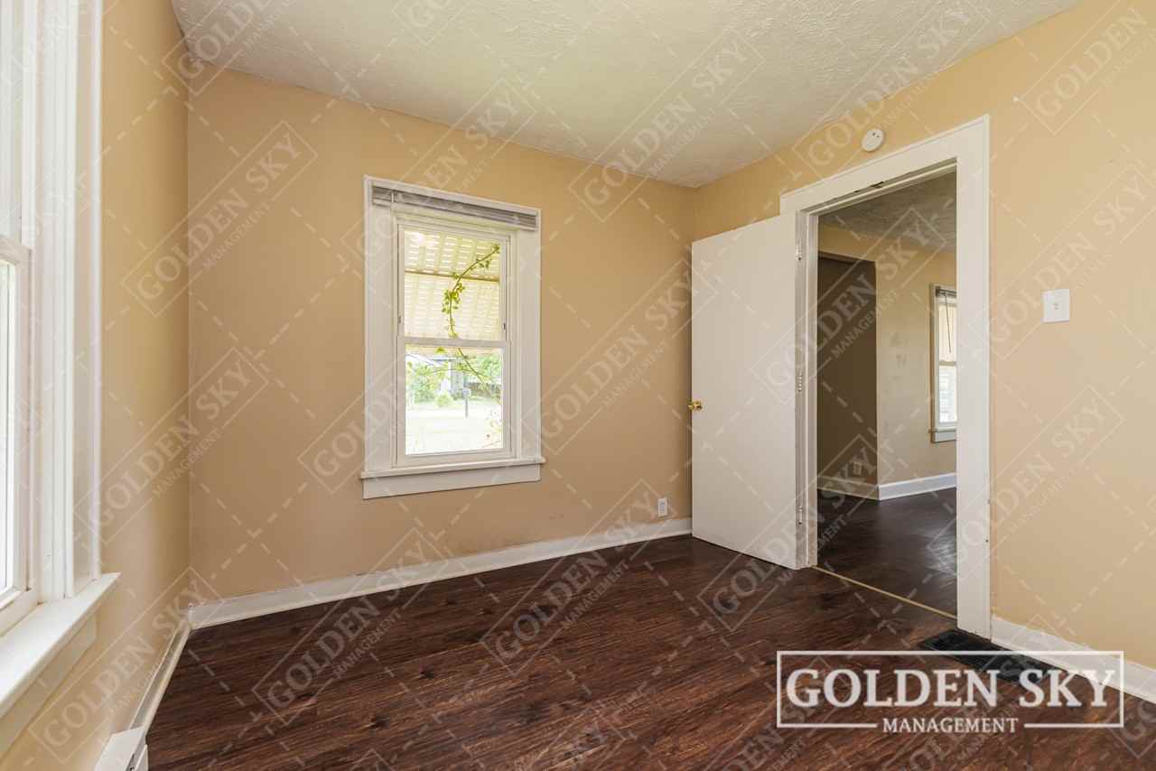 1210 S Burlington Dr #1 - Photo 5 of 10