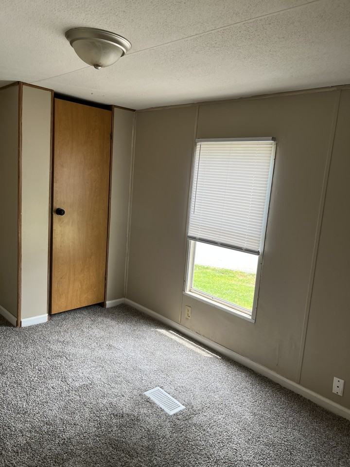26 Yoakum Cir #1 - Photo 3 of 12