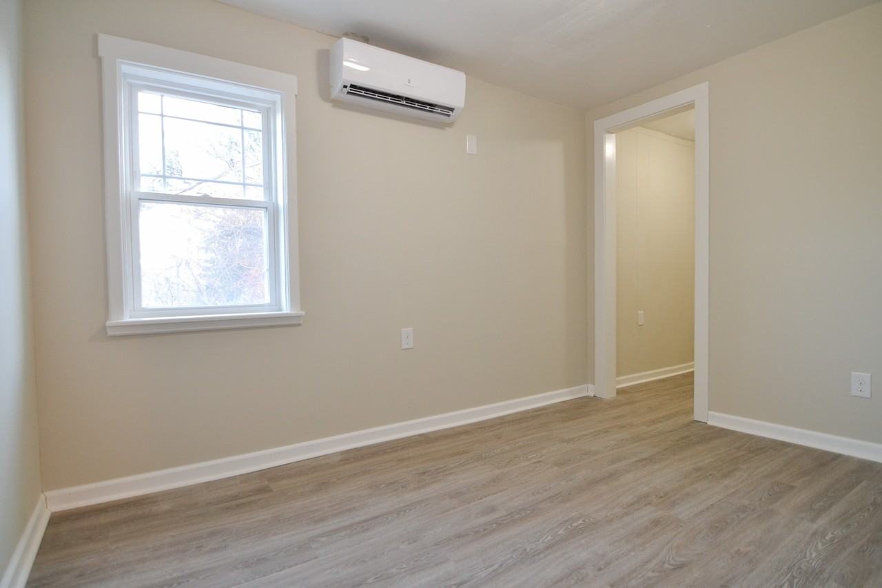 4914 Fort Ave #C - Photo 4 of 8