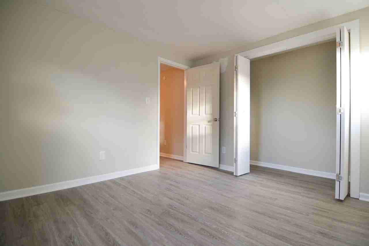 4914 Fort Ave #C - Photo 6 of 8