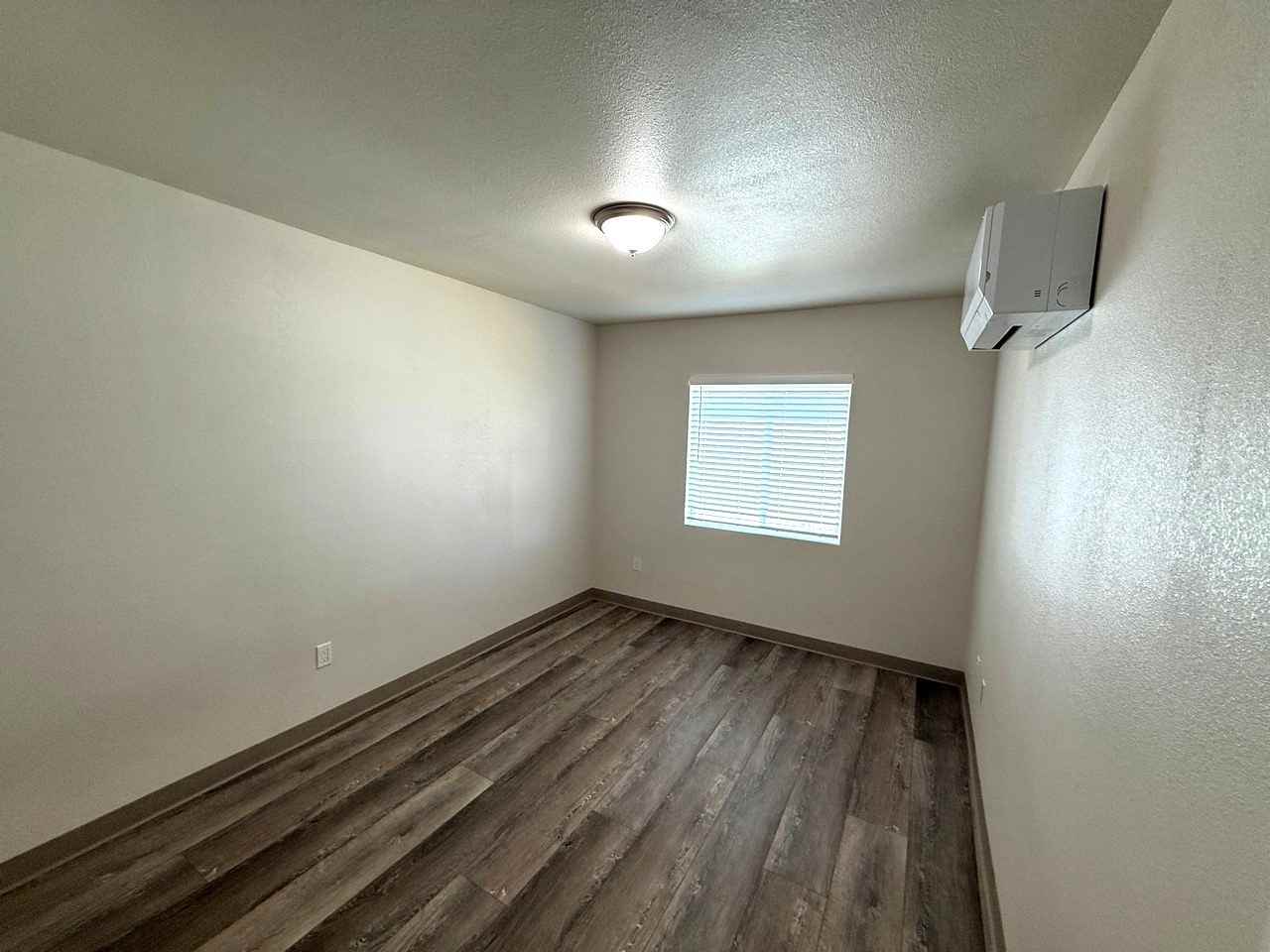 529 South Pine Street - Photo 6 of 9