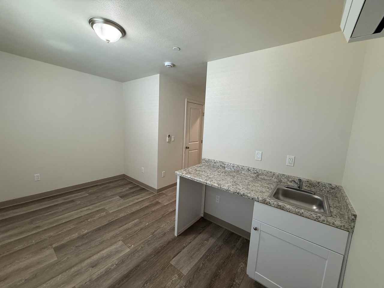 529 South Pine Street - Photo 7 of 9