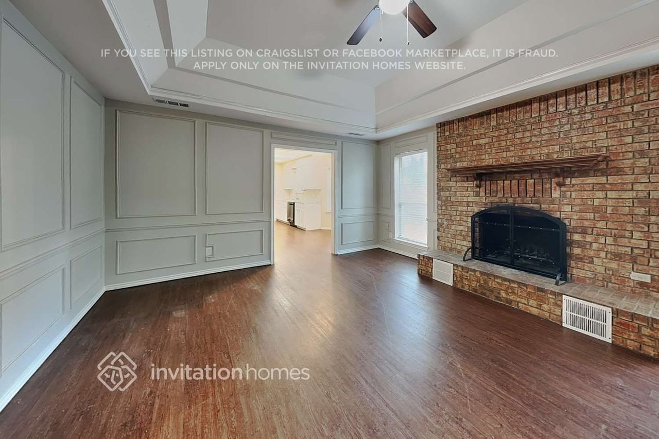 3217 Brooke St - Photo 4 of 17