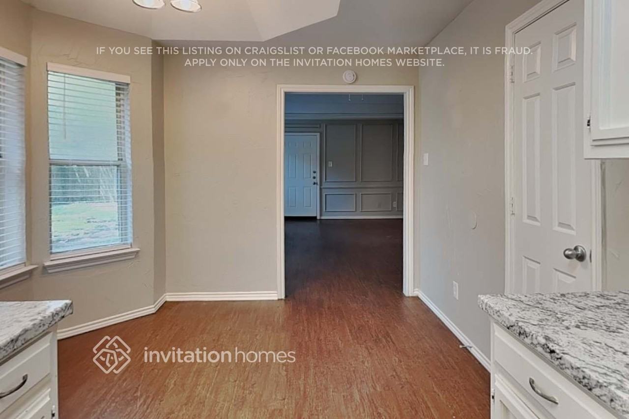 3217 Brooke St - Photo 6 of 17