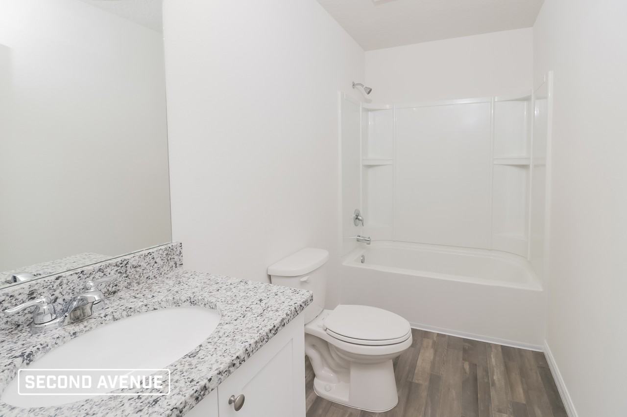2471 W Vespero St - Photo 5 of 9