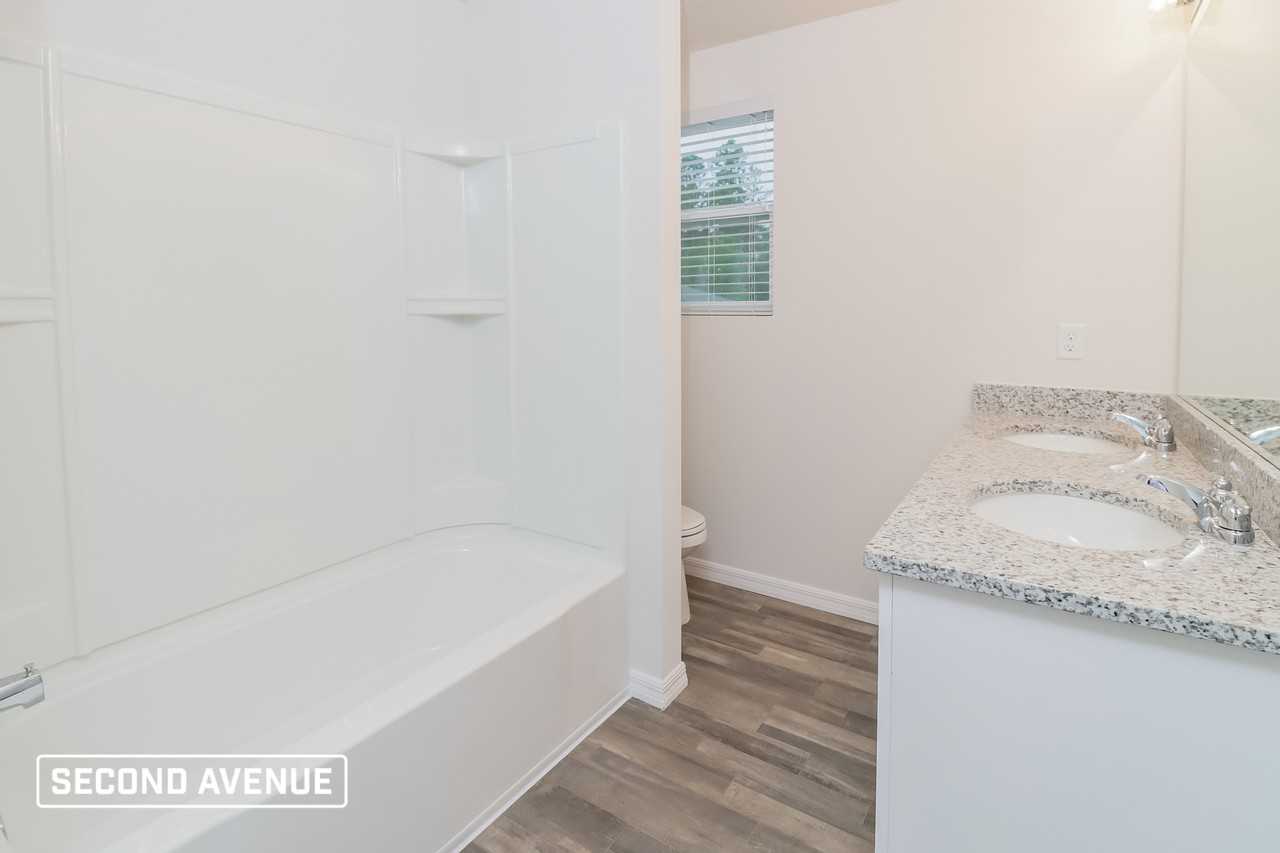 2471 W Vespero St - Photo 6 of 9