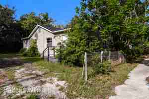 featured image of 1934 W 6th St