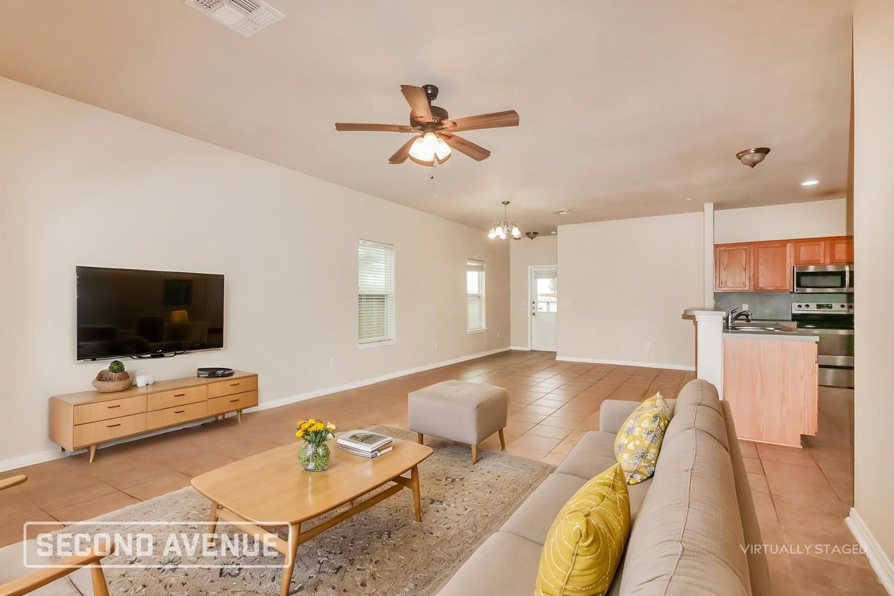2613 Las Brisas St - Photo 2 of 27