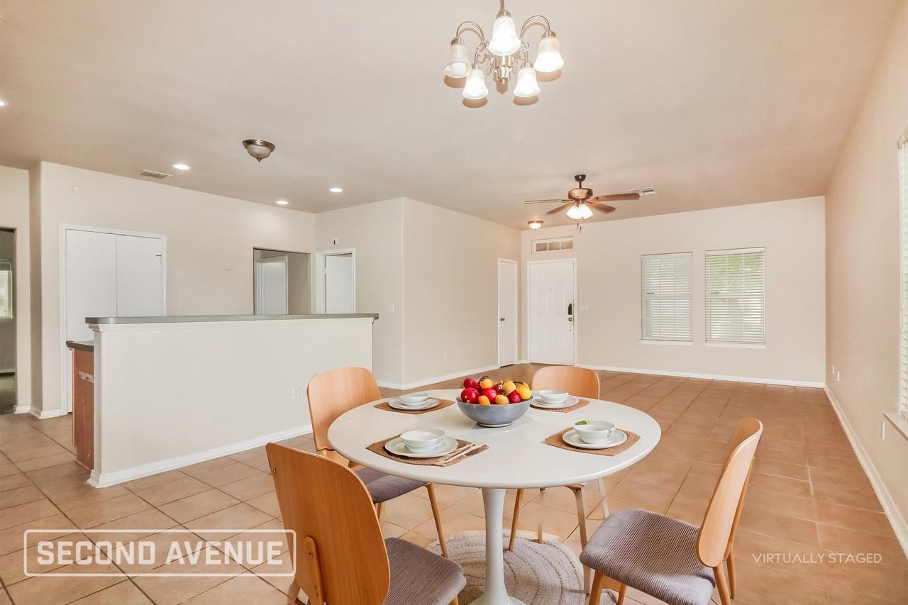 2613 Las Brisas St - Photo 4 of 27