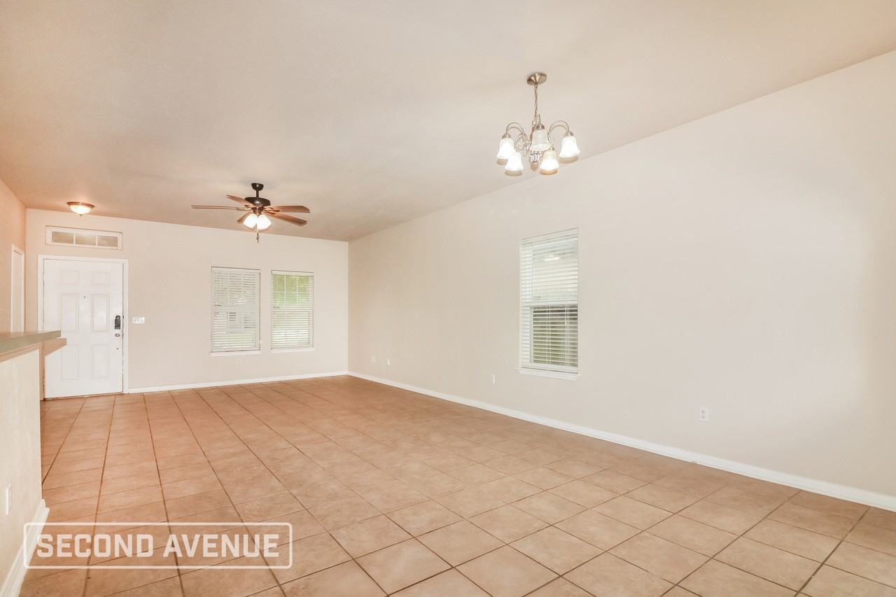 2613 Las Brisas St - Photo 7 of 27