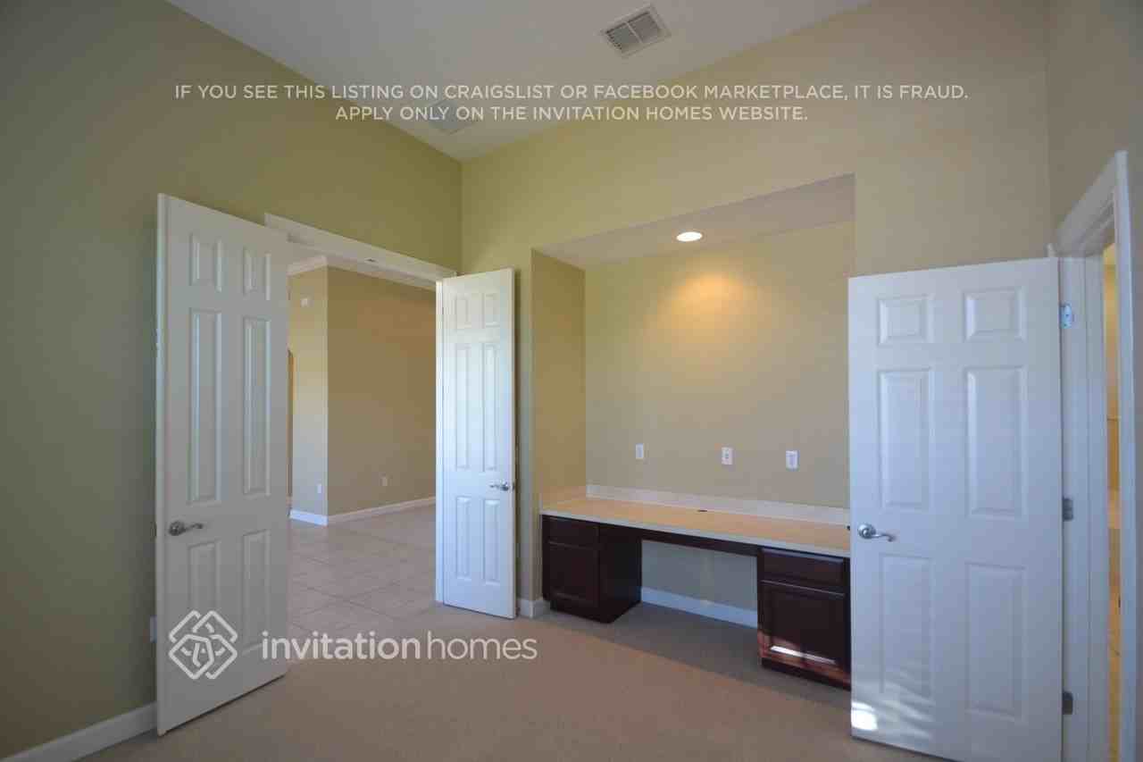 934 Home Grove Dr - Photo 5 of 11