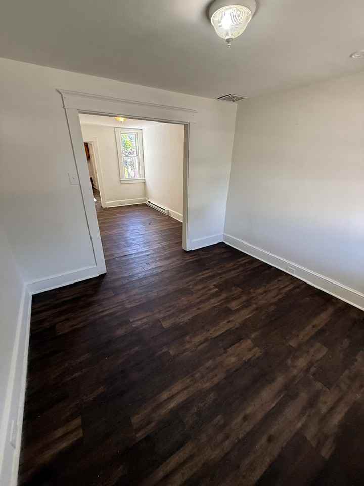 638 E Walnut St #1 - Photo 2 of 12
