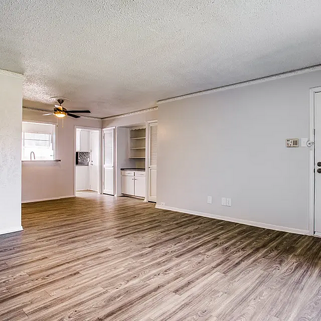 The Burgundy Apartments - Photo 4 of 17