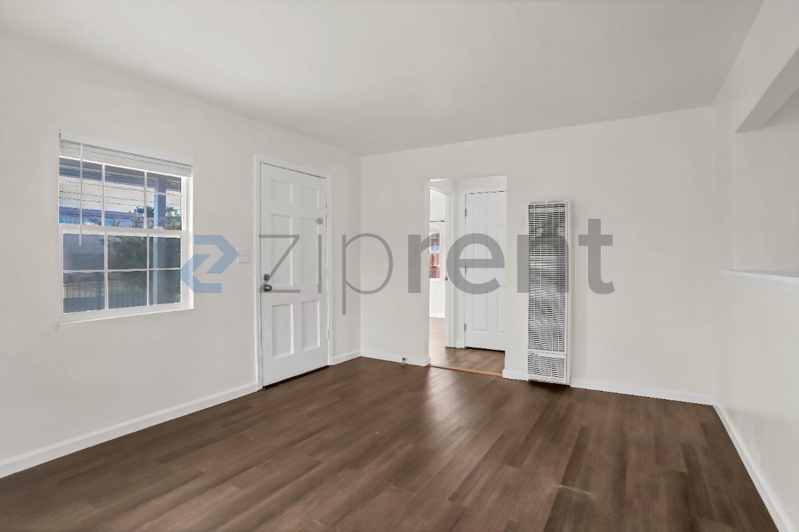 3817 Waller Ave - Photo 6 of 32
