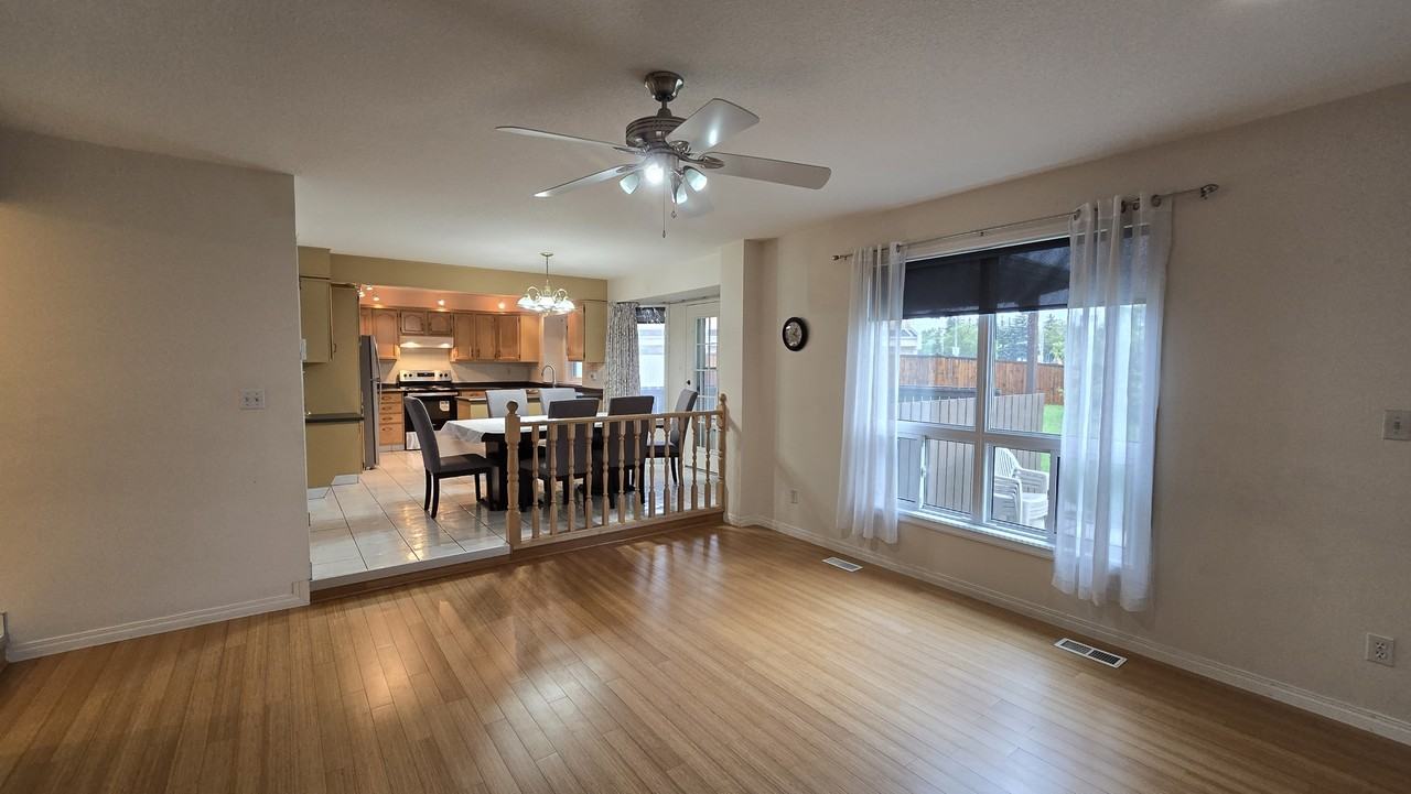 16524 99 St Nw - Photo 4 of 24