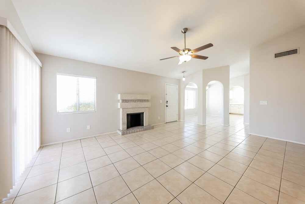 7056 W Eva St - Photo 5 of 19