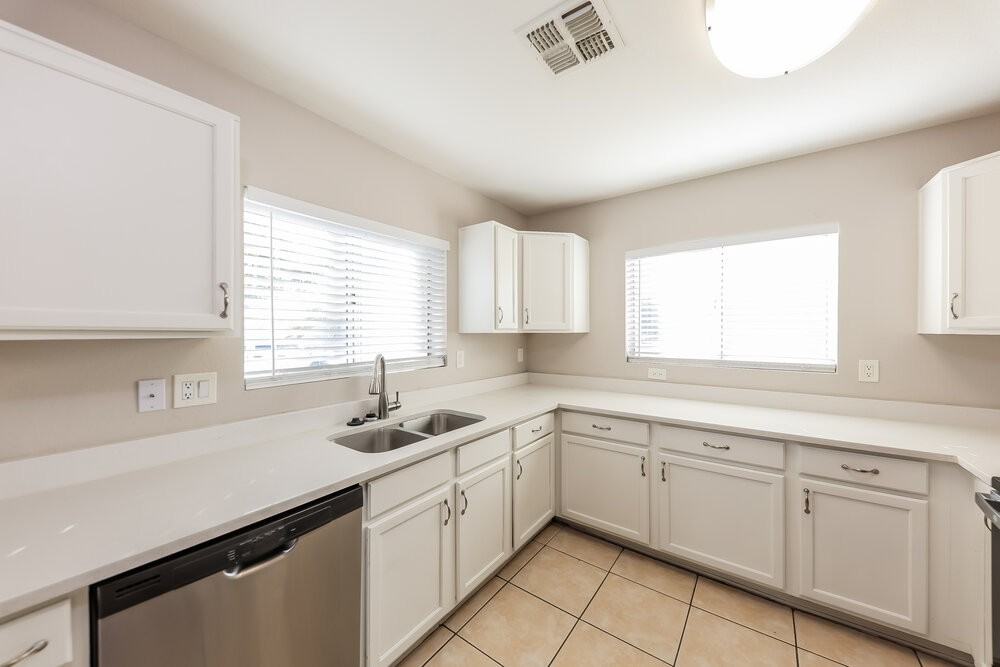 7056 W Eva St - Photo 7 of 19