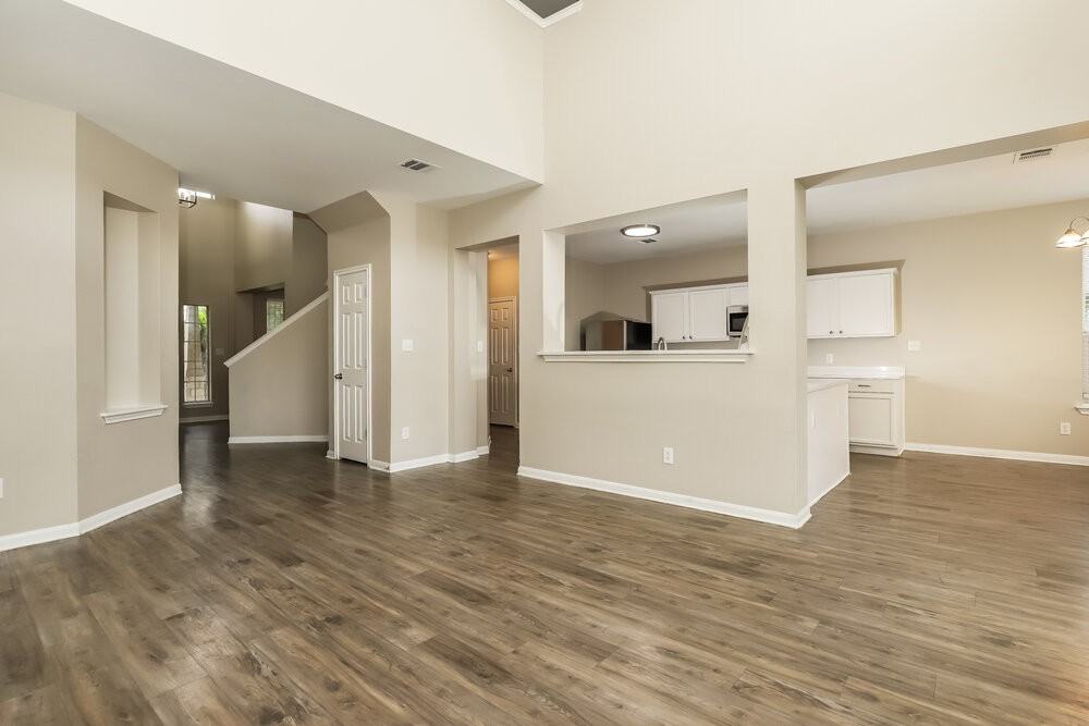 539 W Metcalfe St - Photo 6 of 17